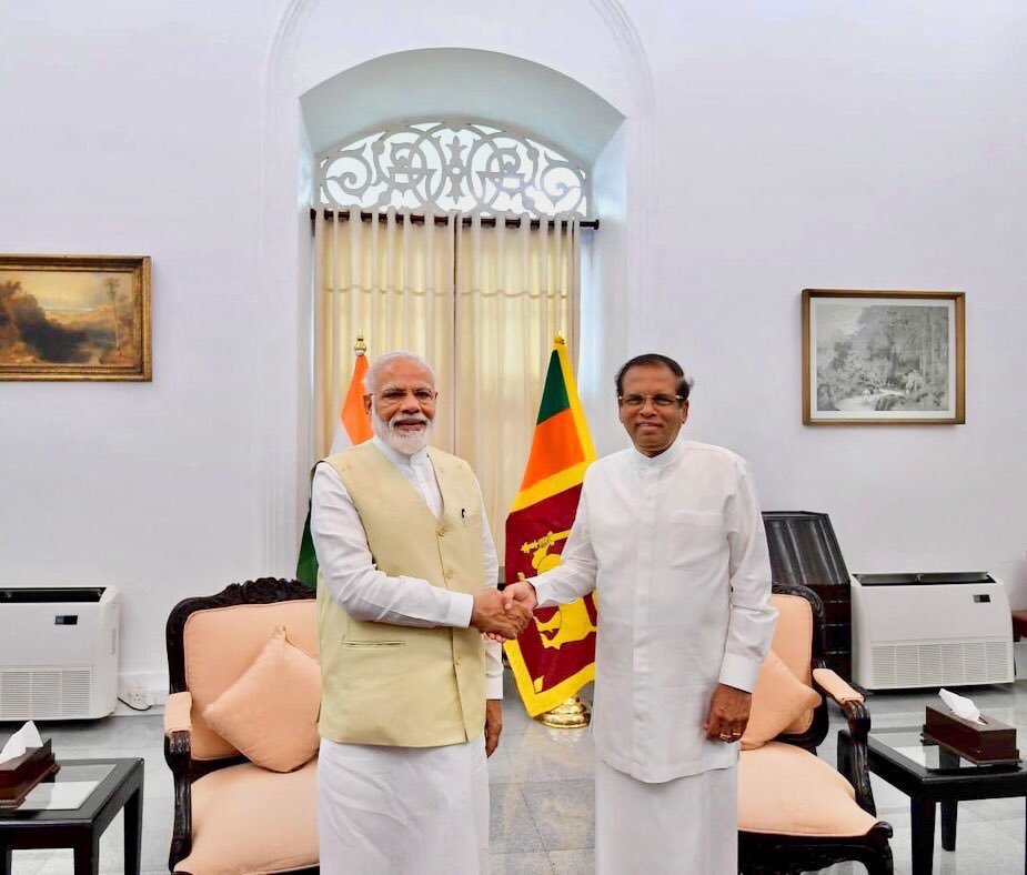 RaashMalhardeen's tweet photo. PM @narendramodi & President of Sri Lanka @MaithripalaS discussed bilateral issues of mutual interest. A banquet was hosted in honour of PM by President!
#Srilanka #Colombo #lka #India 🇱🇰🇮🇳#ModiInSriLanka #ModiInSL #ModiVisitSL https://t.co/eam2rHkajq
