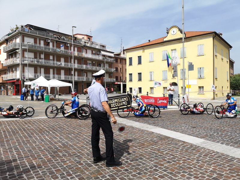 PLunioneTS's tweet photo. #09giugno2019  Transito in corso della manifestazione cicloturistica "Gran Fondo Handbike" sul territorio della @PLunioneTS  ! https://t.co/TbVetnQywX