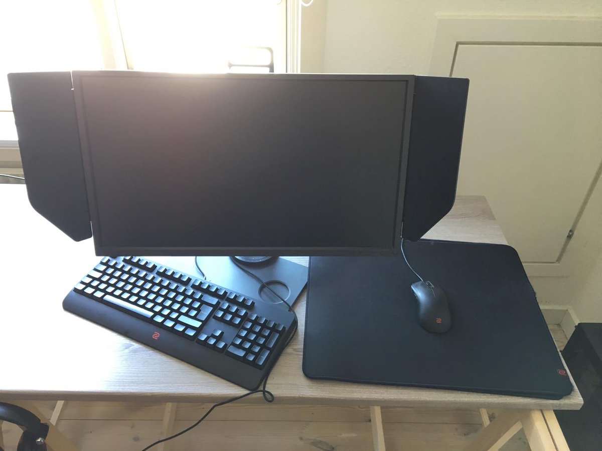 zhAME_CS's tweet photo. Thx to @ZOWIE_EU for providing me this #CELERITASII keyboard. It allows me to run full #ZOWIE setup as in the picture shown. I am a user of Zowie products which gives you a solid foundation for being able to perform. https://t.co/usZ0ouZ9vZ