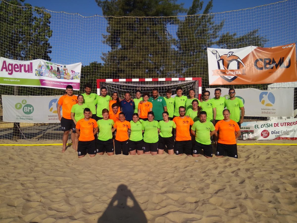24 árbitros de nuestra plantilla arbitral  y responsables @pozuelo71 @Yhiyo_gf #JoseDomingoDuran se encuentran dirigiendo y controlando los diferentes partidos en el ArenaSur de Utrera de este fin de semana. Trabajando muy duro durante todo este fin de semana 💪🏼