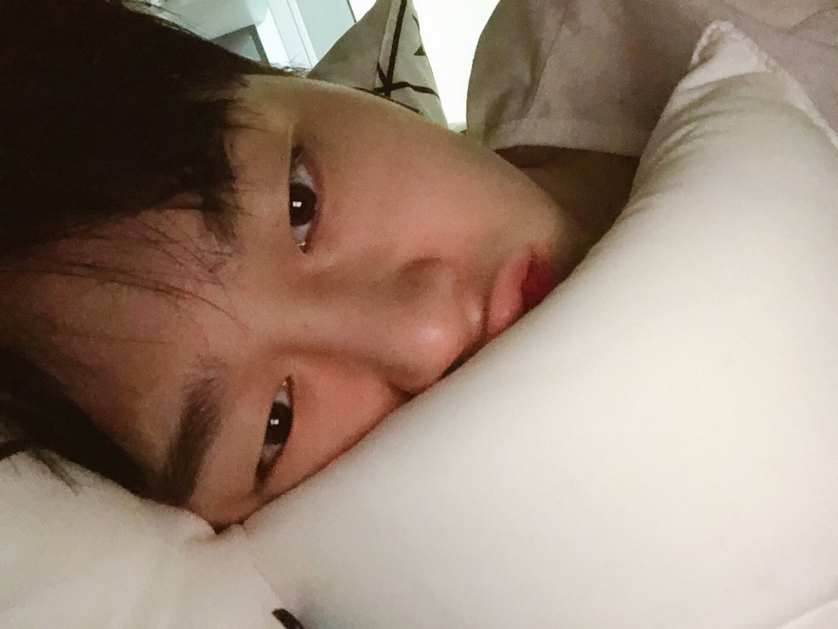 VIINIHBofficial's tweet photo. [From.Bin 💌] 

오이.. 야레야레 이불 밖은 위험하다구...✨✨ https://t.co/QMapENkjLE