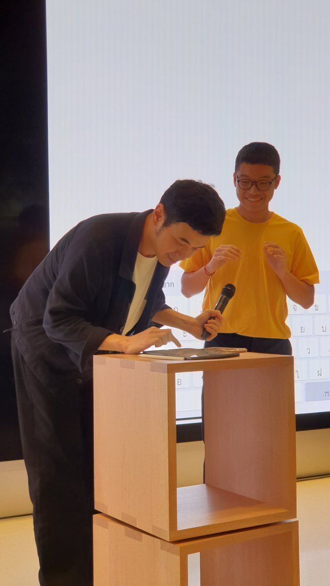 BirdnoiXyz's tweet photo. #TodayatApple #ApplestoreIconSiam #stampapiwat https://t.co/yCukldTbpu