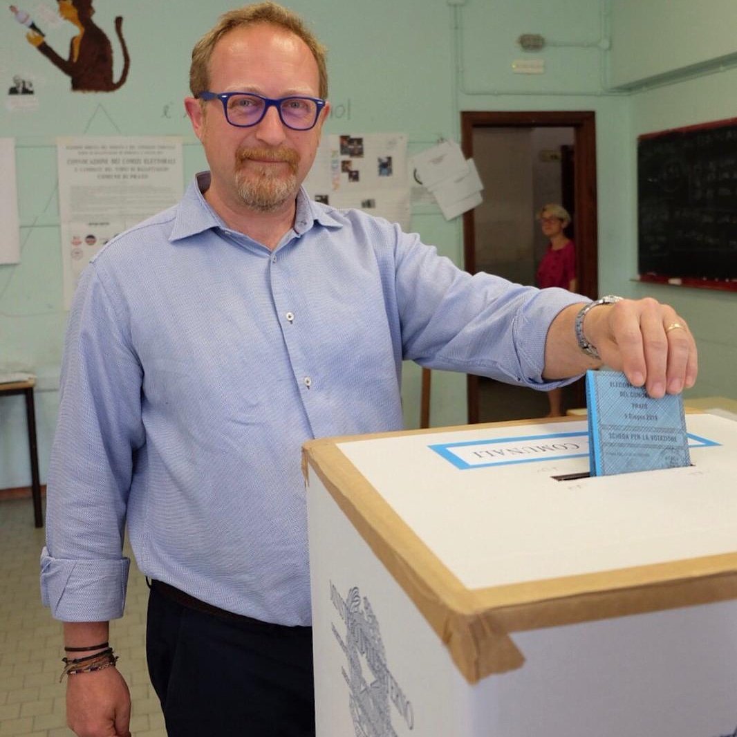 Oggi possiamo fare la storia di #Prato. 
Stavolta ogni singolo voto è fondamentale. Andate pure al mare ma poi tornate in tempo per votare! 😉

⏱️ I seggi sono aperti dalle 7:00 alle 23:00
🗳️ Per votare basta fare una croce sul nome del candidato Sindaco.

#9giugno #BuonaDomenica