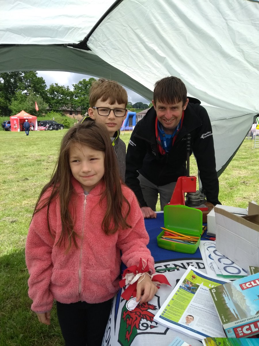 emmagray05's tweet photo. @BreconBeaconsNP the team had a great day celebrating#armedforcesday at the Military School in Brecon yesterday @PoppyLegion &amp; the Gurkha regiment, thanks for the help setting up. #partnership #teamwork #countrysideheroes #privileged #beadventuresmart https://t.co/nj8y9pLuIj