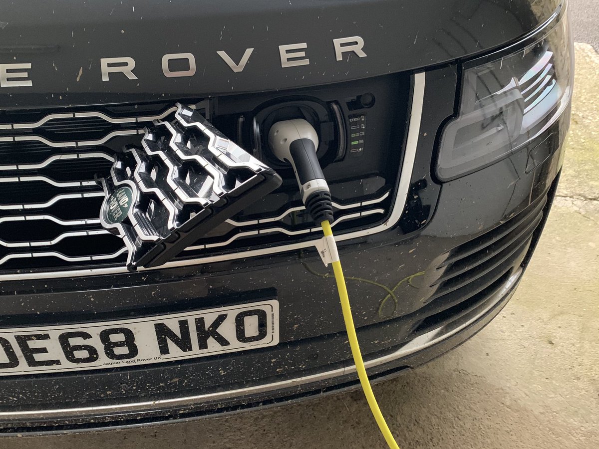 NACPritchard's tweet image. “My” rather lovely Plug in Hybrid Range Rover is fully charged &amp;amp; ready for a busy final day @BramhamPark! Not quite sure I’ve got as much energy... 400bhp is really quite impressive &amp;amp; when running on battery alone = amazing!! #EBHT #bramham #bramhampark #BramhamHorseTrials #PHEV