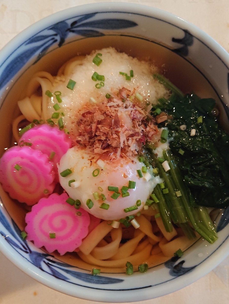 イタリアかぶれのウチナームン على تويتر きしめん 右は冷やのおすましで夏にいいかも W バールイタかぶ 宮きしめん 冷やし始めました