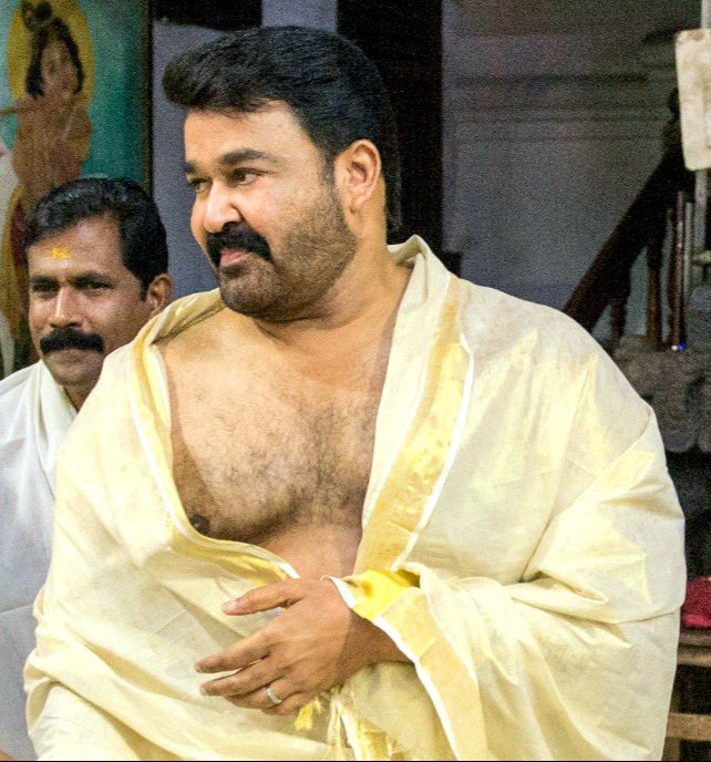 Mohanlal's tweet photo. At #GuruvayoorTemple https://t.co/YcZGOIFT4L