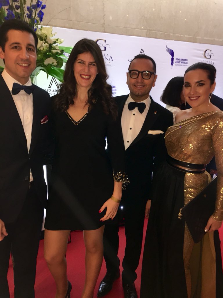 #DiaDelPeriodista #MDQ #XVIPremioPeriodista Gran fiesta en el <a href="/CostaGalana/">Hotel Costa Galana</a> !! Todos bailando con la <a href="/lapeband/">lapeband</a> de <a href="/sergiolapegue/">Sergio Lapegüe</a> , genial <a href="/Julianlabruna/">Julian La Bruna</a> #RedCarpet con <a href="/famedinaflores/">Fabian Medina Flores</a> y <a href="/lucia_ugarte/">Lucía Ugarte del Campo</a> y más!! 👏👏👏 <a href="/ClaudiAlvarezAr/">Claudia Álvarez Argüelles</a> <a href="/gonper/">gonzalo</a> <a href="/AAHoteles/">Alvarez Argüelles Hoteles</a>