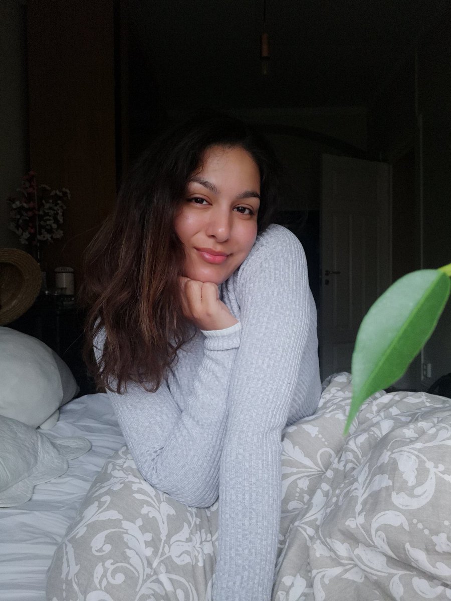 Picture taken in bed on this early morning with the natural light coming in from the window~