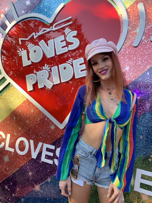 Pride LA❤️🌈 https://t.co/UIUL0LfFpZ<a href="/tag/carrieemberlyn"class="tags"><span>#carrieemberlyn</span></a>