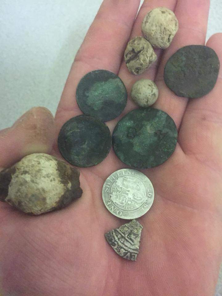 wayne_bath's tweet image. Trash    not to me treasure