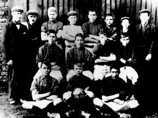 CafcFacts's tweet photo. 9/6/1905 At a meeting held in East Street, Charlton Athletic was born. #cafc 114 years old today👏👏👍🤘👀 https://t.co/ReUYQgzXmf