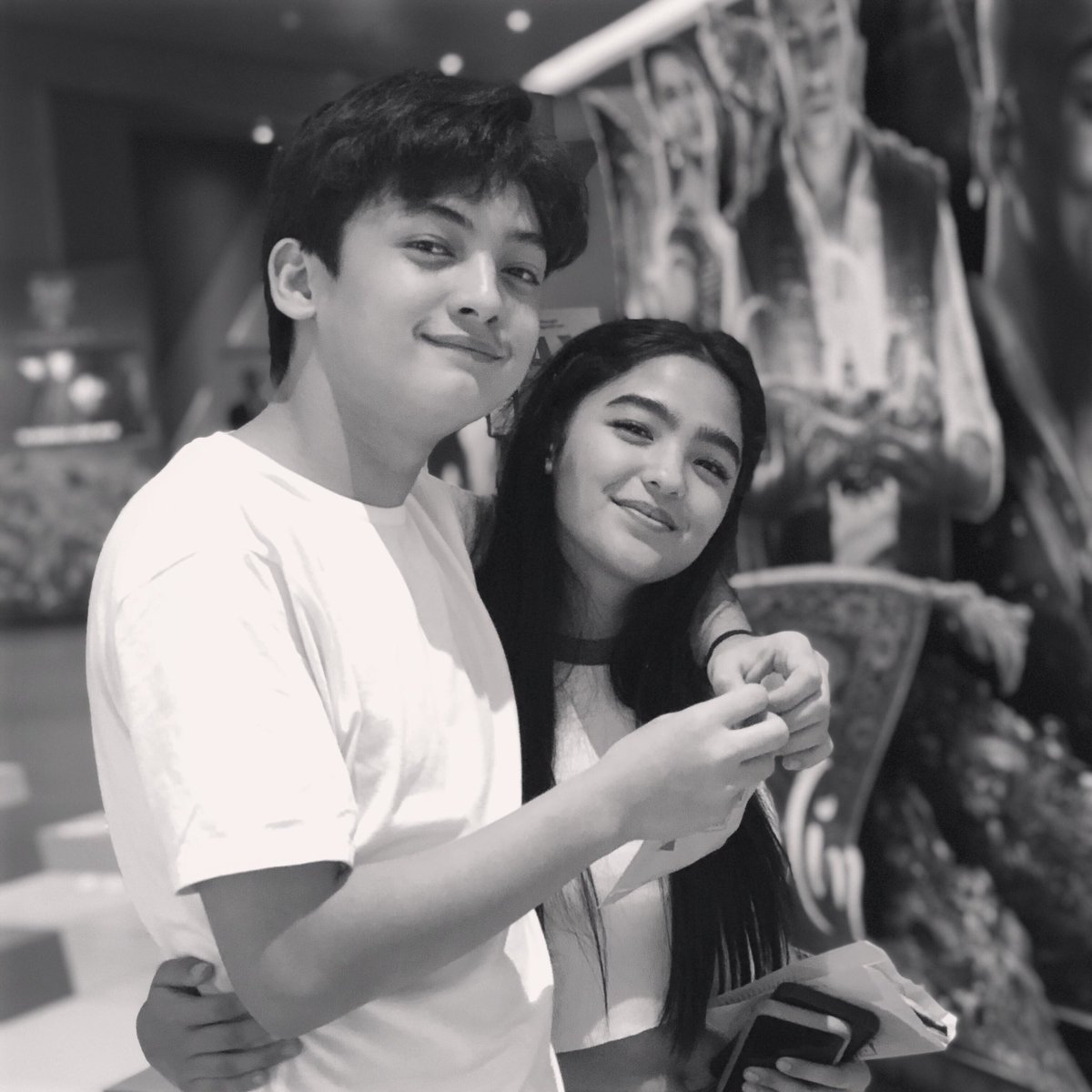 se3ders's tweet photo. Have a blessed Sunday Everyone! 💚💜 https://t.co/ryPfPD5KEL