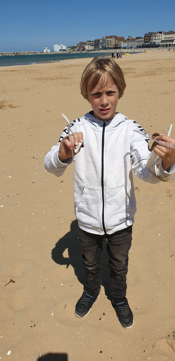 wayne_bath's tweet image. He's only 7 .pics up all the crap people leave behind and bins it .margate beach is going to be a cleaner place with THEO about