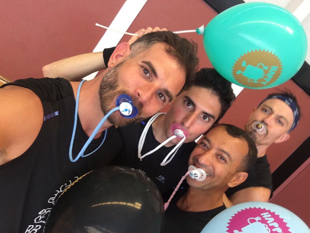 Samir17Samir's tweet photo. En plein tournoi international de paris 🏐 #TIP2019 https://t.co/yVppY0valb