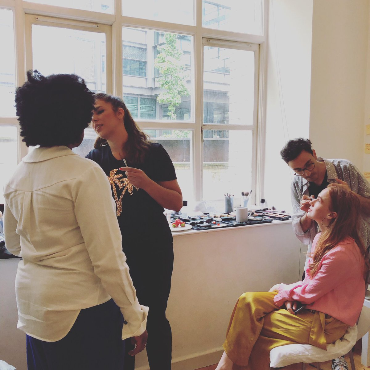 Really enjoyed helping to style the @thenuwardrobe campaign yesterday.  Getting to be with amazing inspirational women, who all believe in the future of sharing and sustainable fashion. 🦋🙌

#SharingIsCaring #sustainablefashion #SustainableStylist