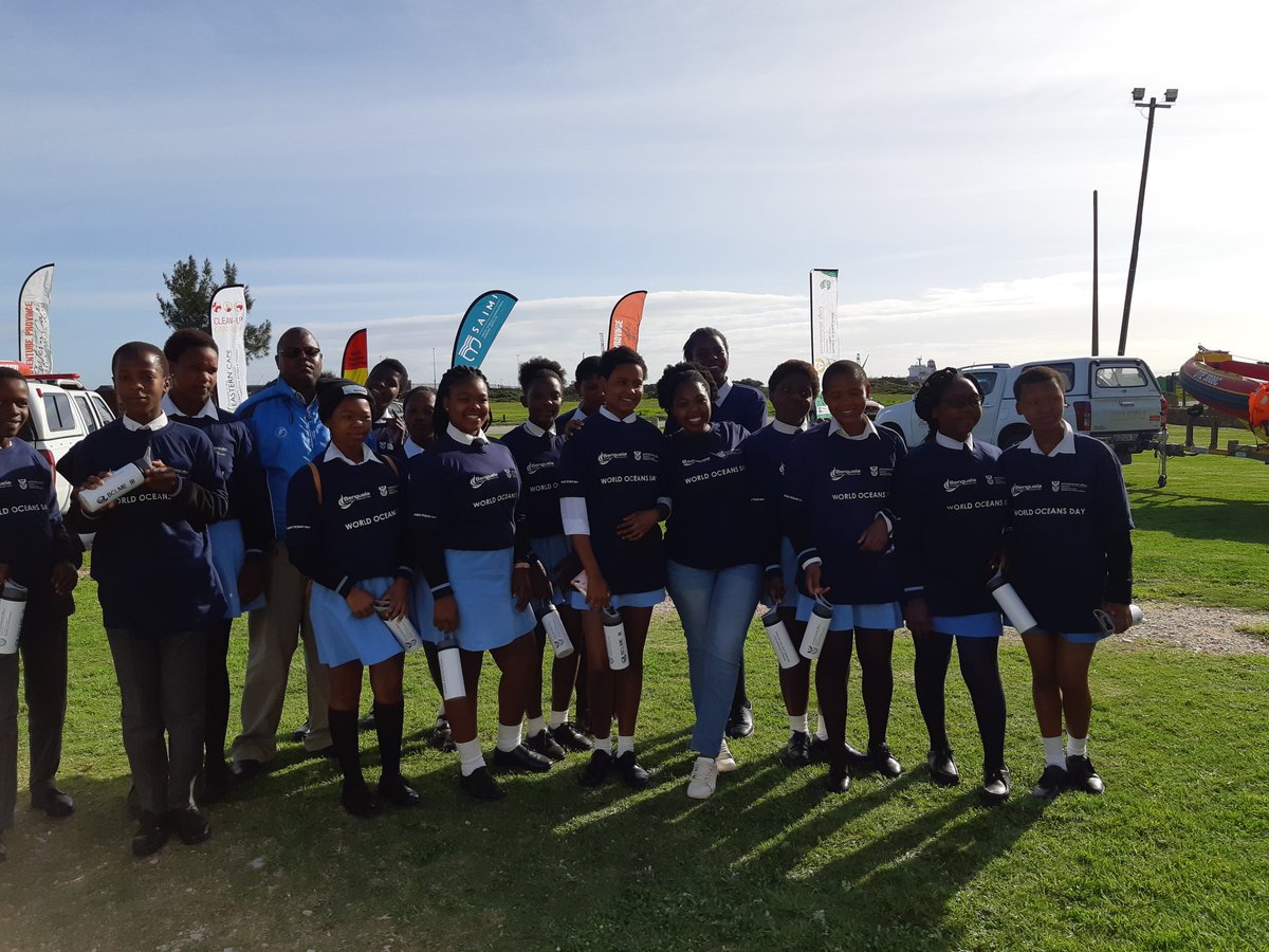 Scholars from Lungiso High School attending <a href="/environmentza/">Environmentza</a> #WorldOceansDay in Port Elizabeth #WomenAndTheOcean #Fisheries #Resilience to #ClimateChange