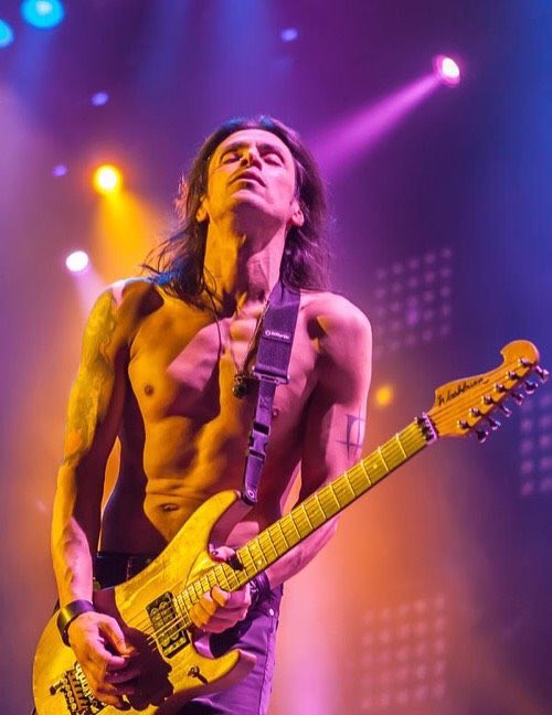 Guitarra_MX's tweet photo. Queremos traer a NUNO BETTENCOURT a tocar en la CDMX. Para lograrlo necesitamos tu voto en ShowMAKERS. ¿Te sumas a nuestra propuesta? 

Es muy fácil... Dale click a este link 👉 https://t.co/xhHh3QBFdQ

¡Súmate y Comparte para hacerlo posible!

https://t.co/w2CcMGSKbx, #YesWeFan! https://t.co/zQo7aJjlZs