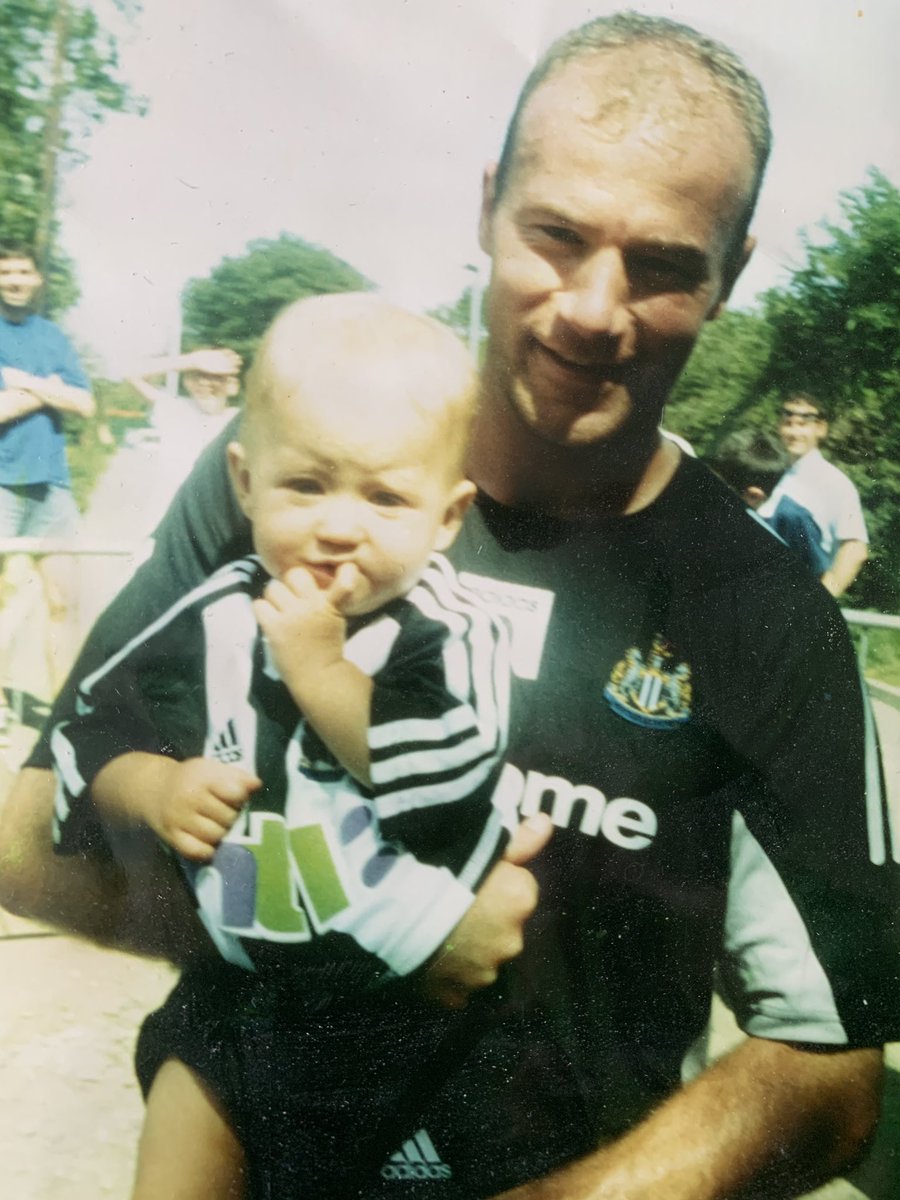 hendaz66's tweet photo. @alanshearer Hey it’s our son Tom’s 18th Birthday today!! Love this picture of the two of you x  🥳🎂🎉🍺 https://t.co/IMxlsAX8N0