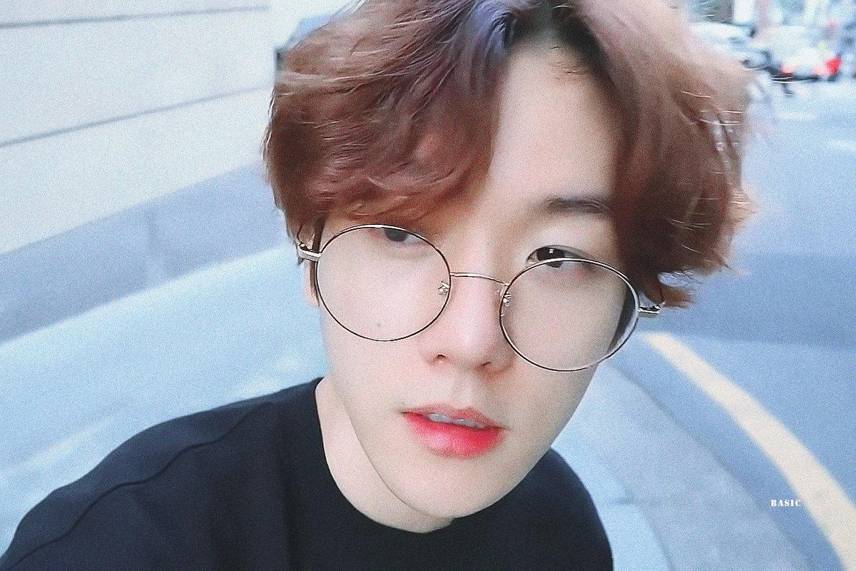 EXOL__Bali's tweet photo. BAEKHYUN youtube Channel๐
.
.
#exolbali https://t.co/kZK9vDN6d5
