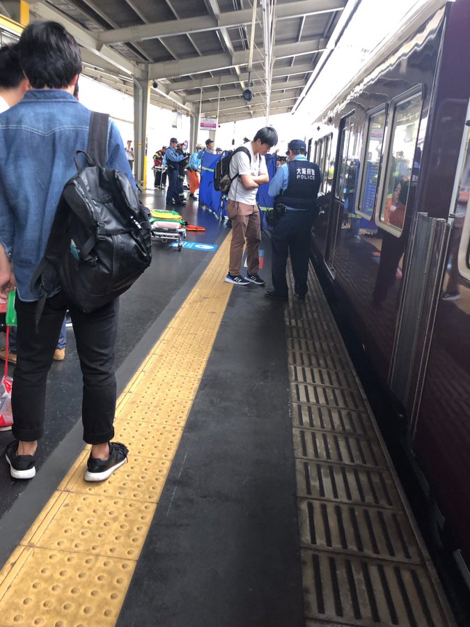 池田駅の人身事故で現場検証している現場画像