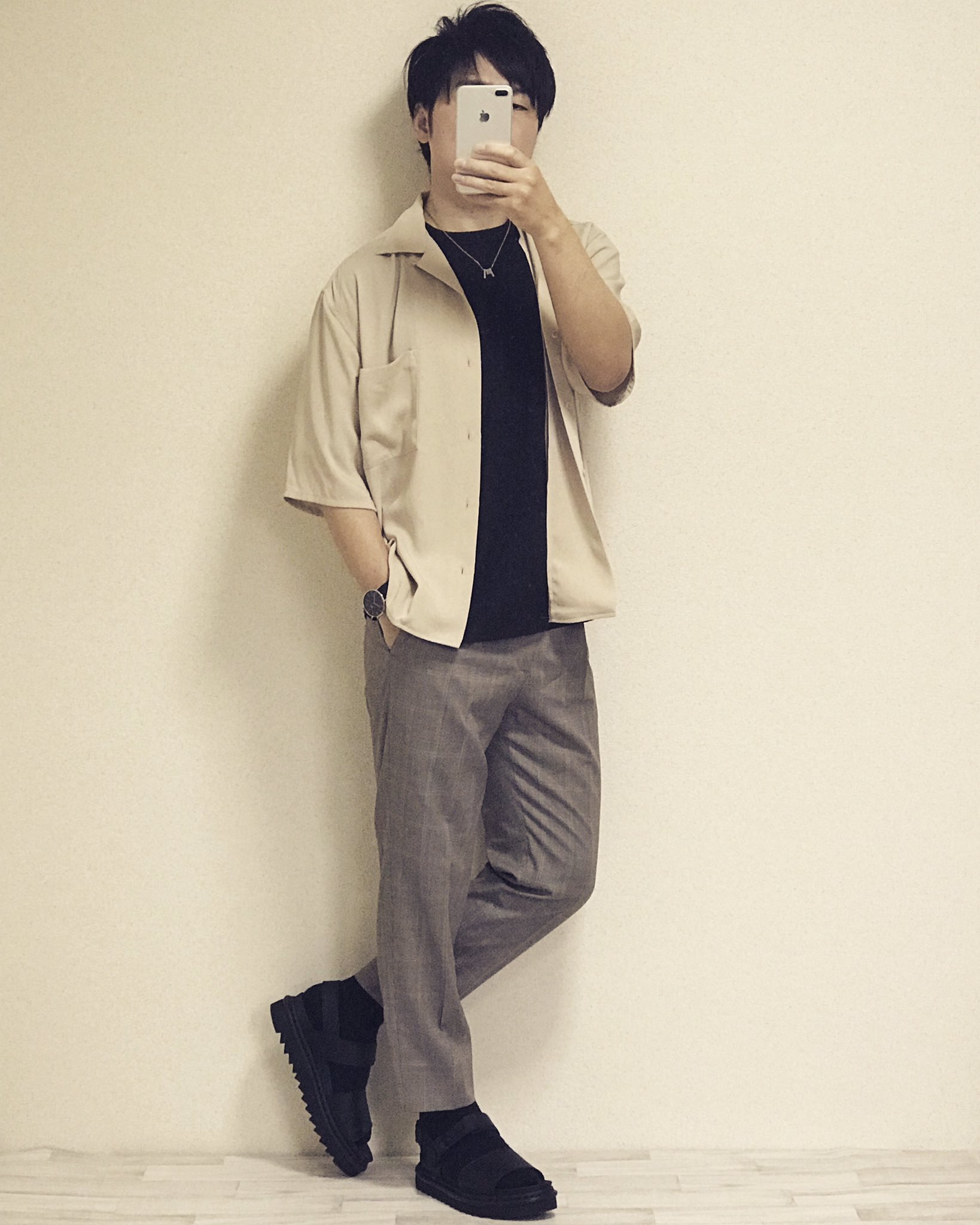 トモ メンズファッションブロガー グレーのチェックパンツを中心にサンダルを取り入れたちょっぴり大人のカジュアルスタイル 大人カジュアルコーデ チェックパンツコーデ おしゃれさんと繋がりたい サンダルに靴下 春夏メンズ 半袖シャツコーデ トモ メンズファッションブロガー グレーのチェックパンツを中心にサンダルを取り入れたちょっぴり大人のカジュアルスタイル 大人カジュアルコーデ チェックパンツコーデ おしゃれさんと繋がりたい サンダルに靴下 春夏メンズ 半袖シャツコーデ