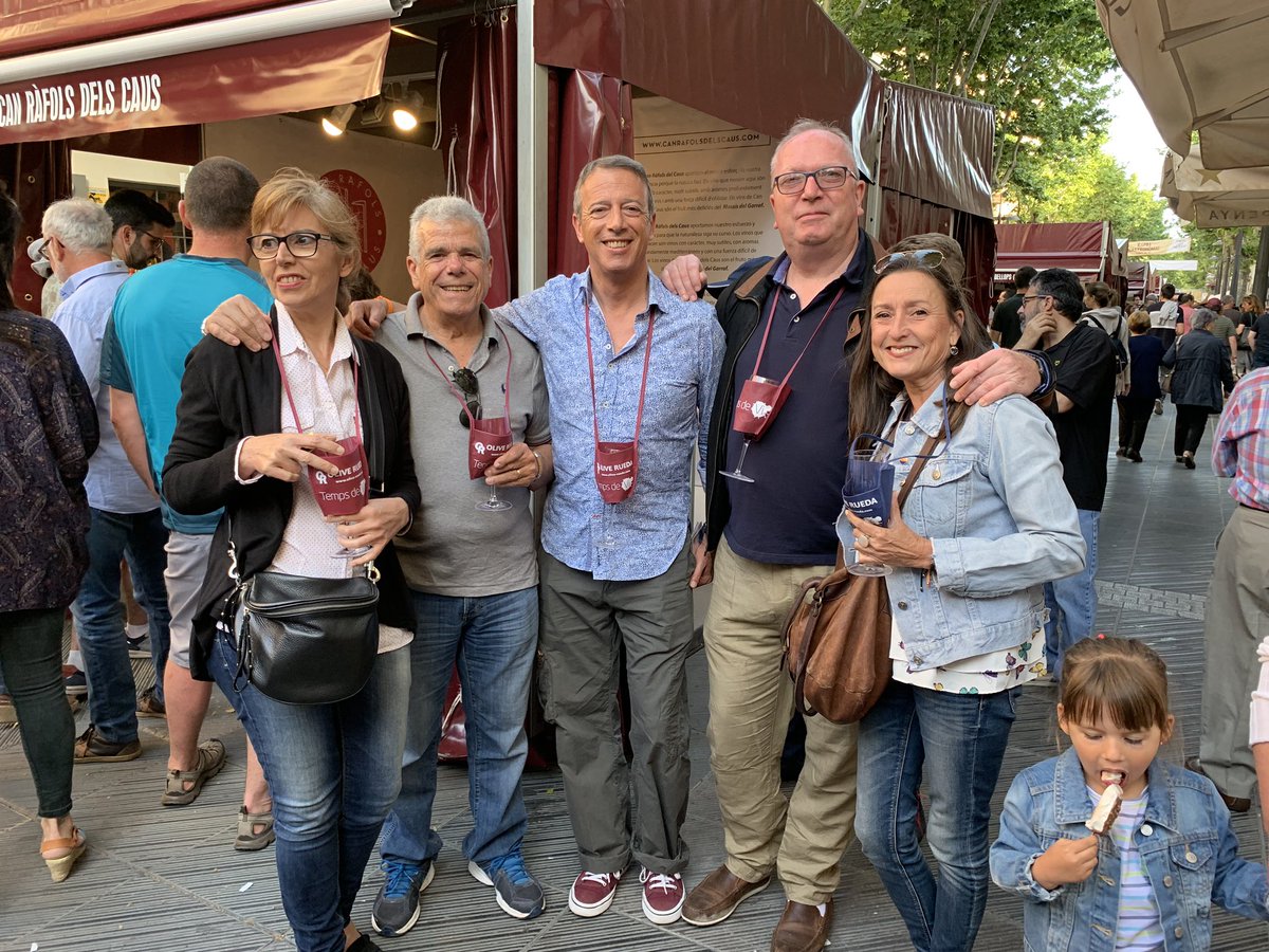 c_depelegri's tweet image. Ayer asistimos a #TempsdeVí. Buen vino de la tierra, buena música y ambientazo. Y sobre sobre todo compañerismo. #EquipoNaranja