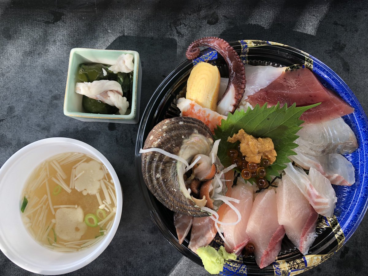 KojiIkushima's tweet photo. 今日は、次男とアスパ五色で兵庫インターハイサッカー決勝観戦⚽️
延長戦にもつれこんだ良い試合でした。
帰りは久しぶりの「うおたけ鮮魚店やけんど」😋
#兵庫県高校総体サッカー決勝戦
#淡路島 #awajishima #awajisland
#うおたけ鮮魚店やけんど海鮮どんや
#lovehyogo #loveawajiisland https://t.co/k6nEAQLOmw