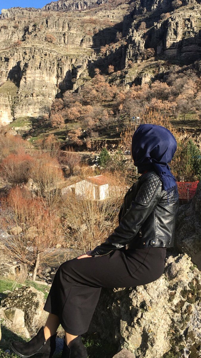 sahibinizz's tweet photo. Türbanlılar https://t.co/f2Satzdsez