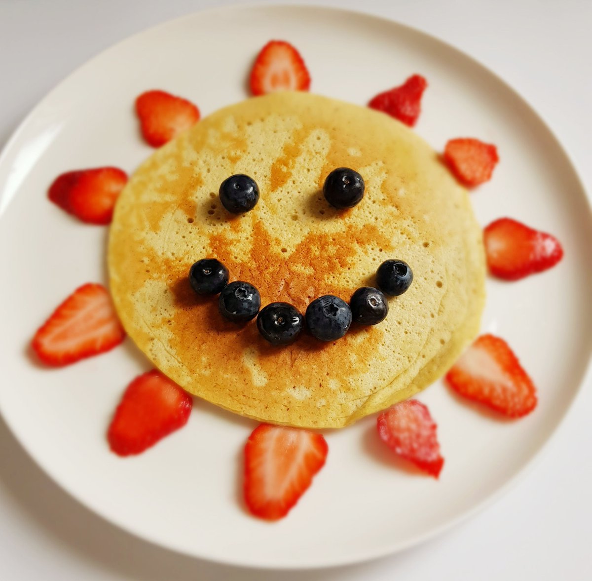 HackneyEats's tweet photo. Let's talk pancakes... versatile from banana oat one shared here to spinach strawberry. We love them in my house! Meet my happy 3 ingredient banana oat pancake and here's how he was made... https://t.co/7lk8hHB5Bg
#hackneyeats #hackneyfood #hackneyfoodie #toddlerfood #hackneymum https://t.co/fKJZRRY7bq