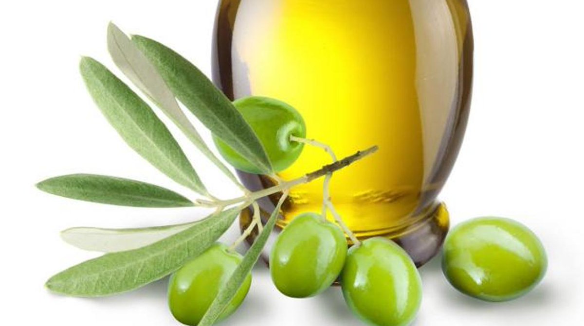 Чистка оливковым маслом. Масло оливы. Оливковое масло. Масло жожоба оливковое. Очищение печени оливковым маслом.