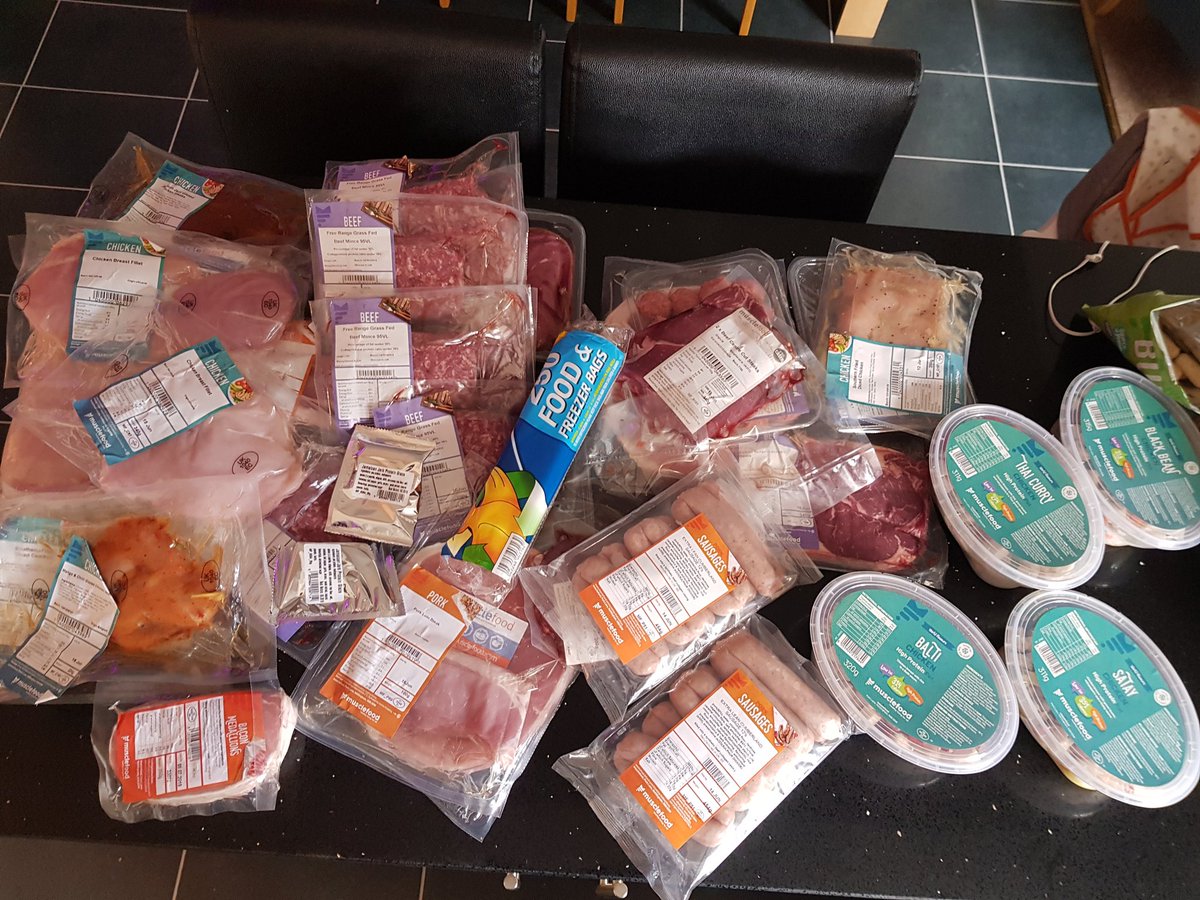 Cant beat a @musclefooduk hamper!! 
#HealthyLivingForAll