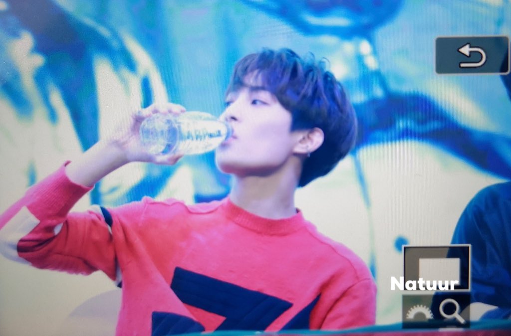 20001010net's tweet photo. 190609

#YANGYANG #刘扬扬 #양양 
#WayV #WeiShenV #威神V https://t.co/s5y72YGhor