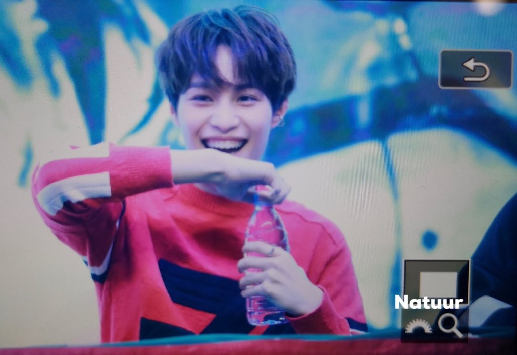 20001010net's tweet photo. 190609

#YANGYANG #刘扬扬 #양양 
#WayV #WeiShenV #威神V https://t.co/s5y72YGhor