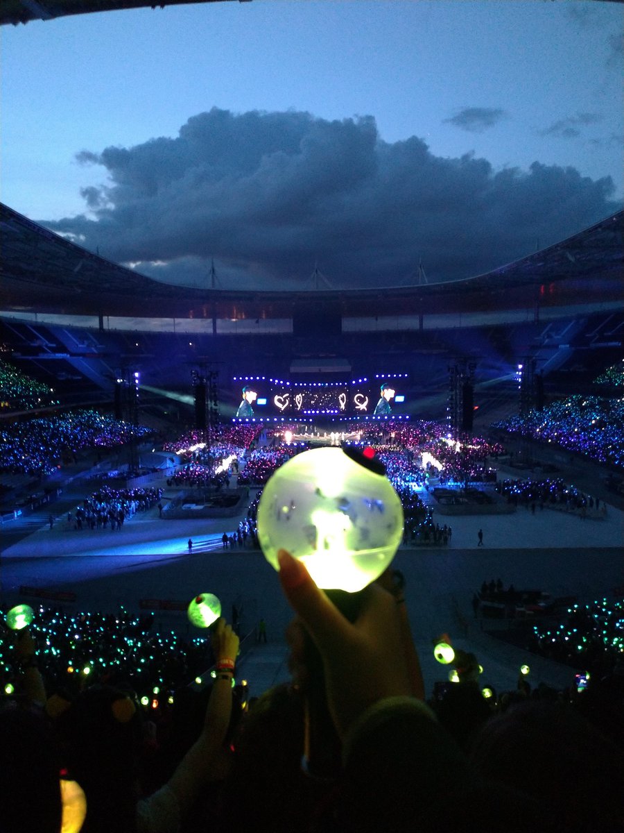 Jjkkawa's tweet photo. ainda nao acredito que tirei estas fotos com o meu próprio telemóvel

#BTSinParis_D2 https://t.co/VSuNpxku7w