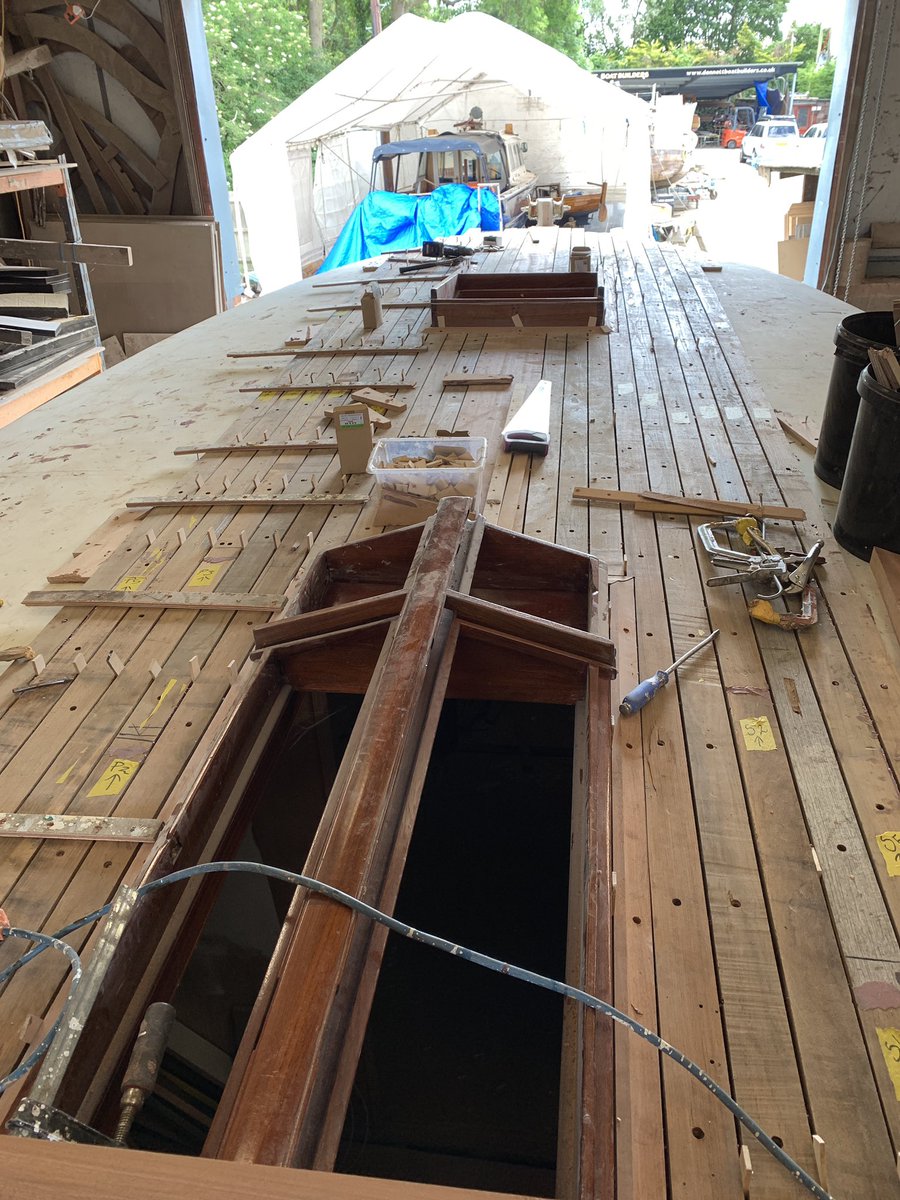 Breda1931's tweet photo. Amazing work on forward and aft decks this week @dennett_boatbuilders #dunkirklittleships #boatrestoration #woodenboat #boatdeck #mahogany #teakdeck #craftmenship #adls https://t.co/D17zSFXuvw