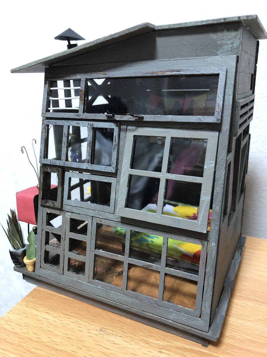 しあわせのダッフィーの国 つくるんです 山小屋完成 窓は 大きく取り外せるの ミニチュアハウス ミニハウス Diy