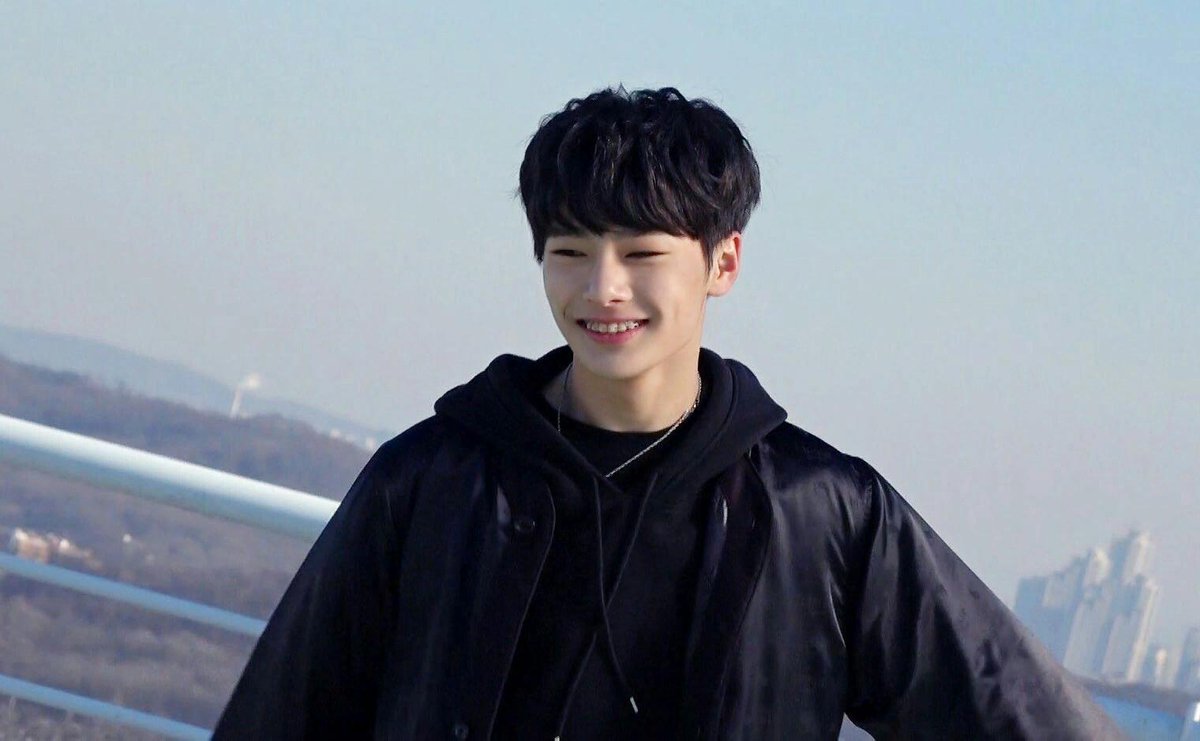 чонин stray kids. бан чан минхо и джисон stray kids. чонин stray kids. ян чонин. ян чонин 2022.