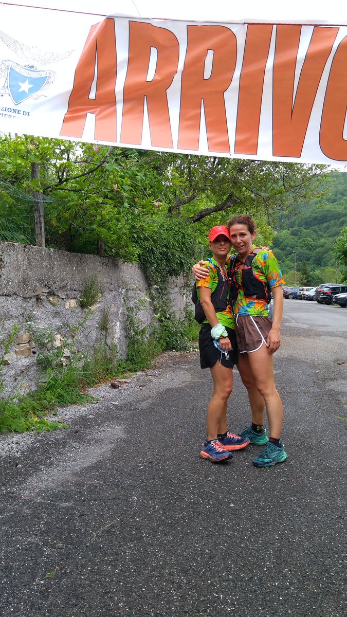 ValliAntola's tweet photo. Ecco l'arrivo dei primi concorrenti alla #Rigantoca, la maratona organizzata dal @CAI150 dai forti di Genova a Caprile nel @parcoantola. 5h40' per 42 km. con oltre 2000 m.di dislivello, un record https://t.co/hXlx0eEYfJ