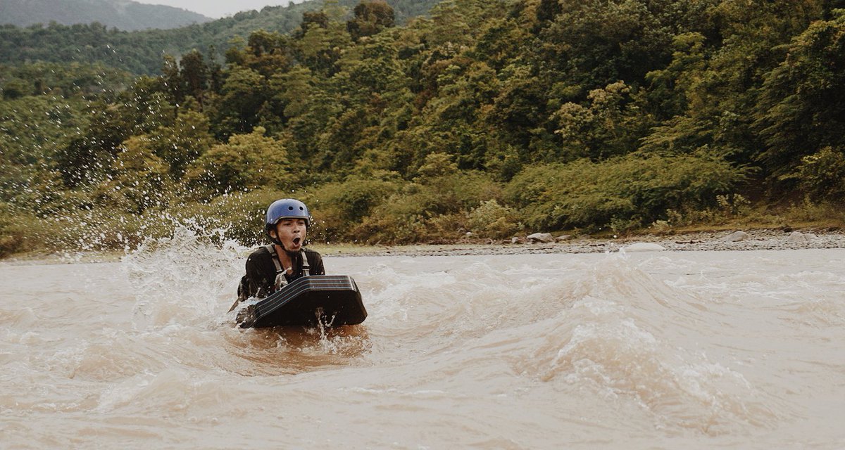 Lupakan segala masalahmu. Aliri dia sejalan dengan arus itu, buat hatimu bahagia karenanya. Karena alam memberikan semua. 

Riverboarding Sungai Keumala, Pidie. 
Yuk berwisata ke Pidie. 

<a href="/iloveaceh/">Komunitas @iloveaceh</a>
<a href="/Genpi_Co/">GenPI.co</a>
<a href="/seputaraceh/">Seputar Aceh</a>
@pesonaid_travel
<a href="/genpi_id/">Generasi Pesona Indonesia</a>

#AyoKePidie 
#BeautifulPidie