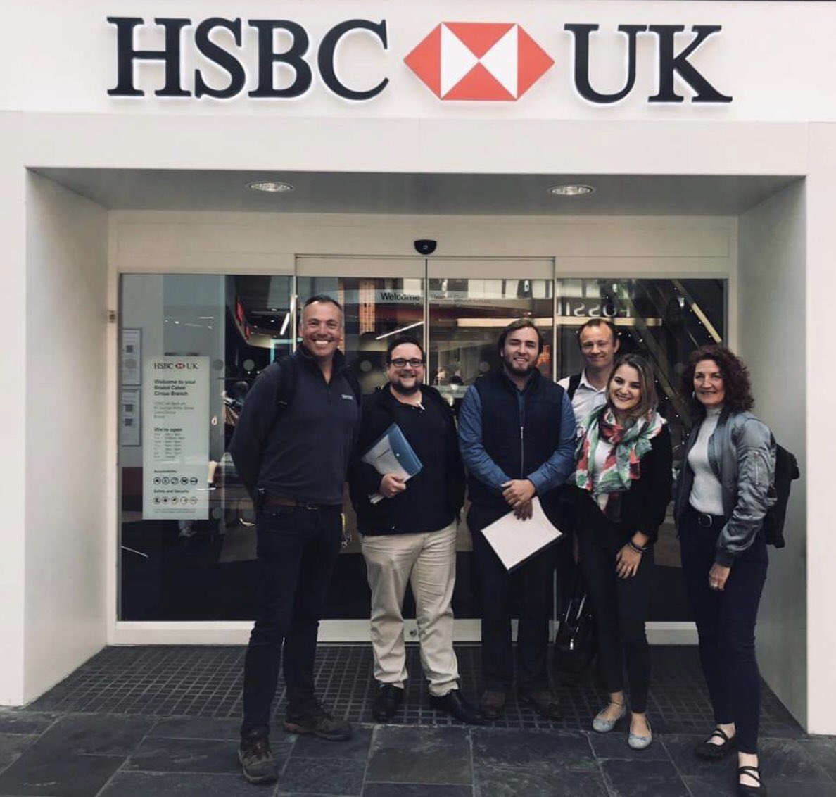 CameraChappy's tweet photo. Training at HSBC for small businesses social media training, filing and editing on mobile phone @hsbc @smallbusinessuk @mediatraining @freelancecameraman @CameraChappy https://t.co/mK1cKS6Bri