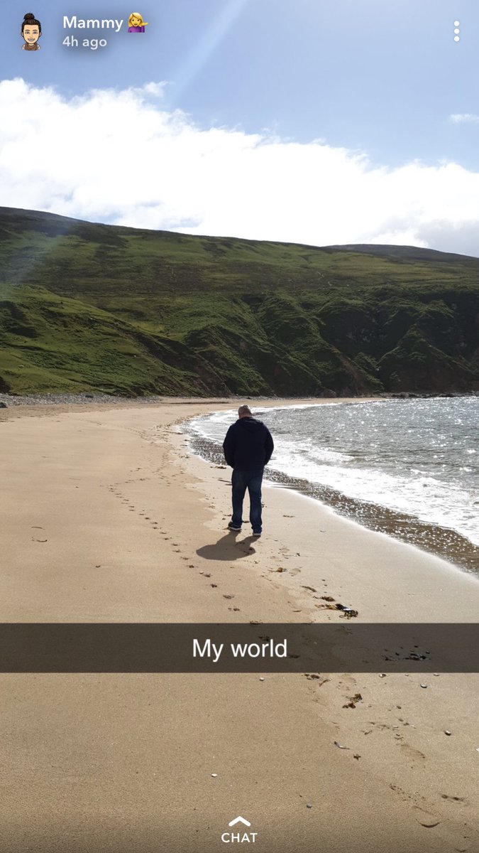 _aoifedoherty's tweet photo. seeing my ma and da all loved up makes my heart melt all the time, actual sweethearts https://t.co/dkmblaqhYL
