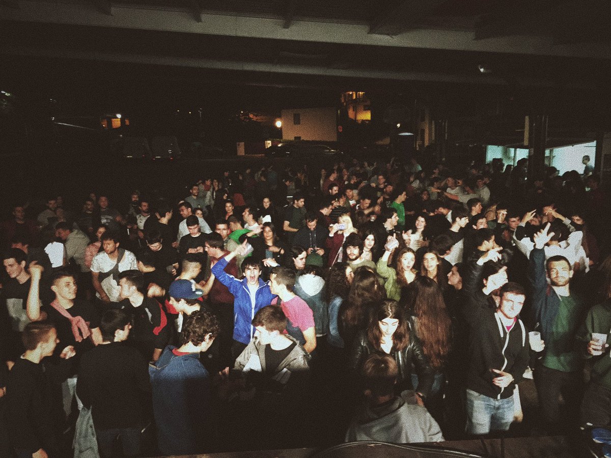 LasTeaPartyDjs's tweet image. Mila esker #Lezo!! Oso Ondo pasa genuen! Mila esker @mirenjaia por todo como siempre! 🤘🏽 la mejor runner del mundo ⚡️ Laster arte!! #lastteashow #lasteaparty