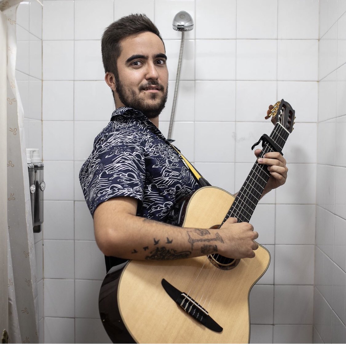 JavierBeret's tweet photo. No se me ha quitado lo de cantar bajo la ducha 🤔 https://t.co/2VlbJjcaAl