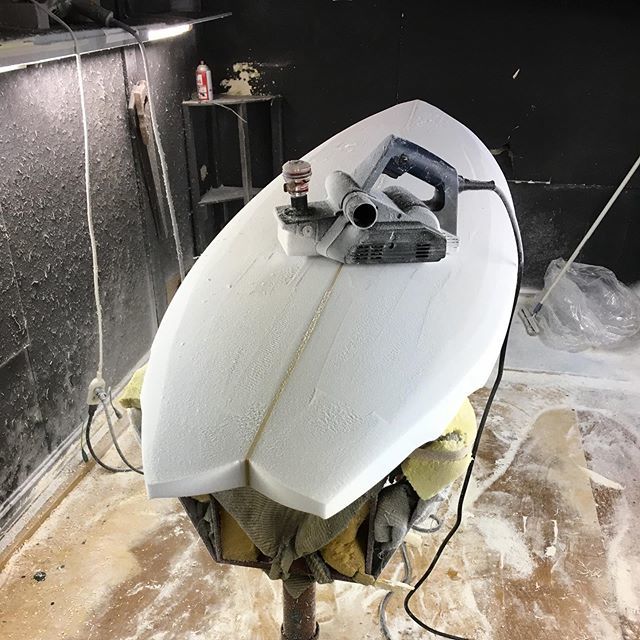FreeRideHata's tweet image. 厚かったから、
削りごたえがあります。
6‘6  FCS tri
今日はここまで！
#handshape #handmade #customsurfboards #wizardsurfboardsfactory #tujido #hatasurfboards #aomori #gre’ bit.ly/2MAkAbL