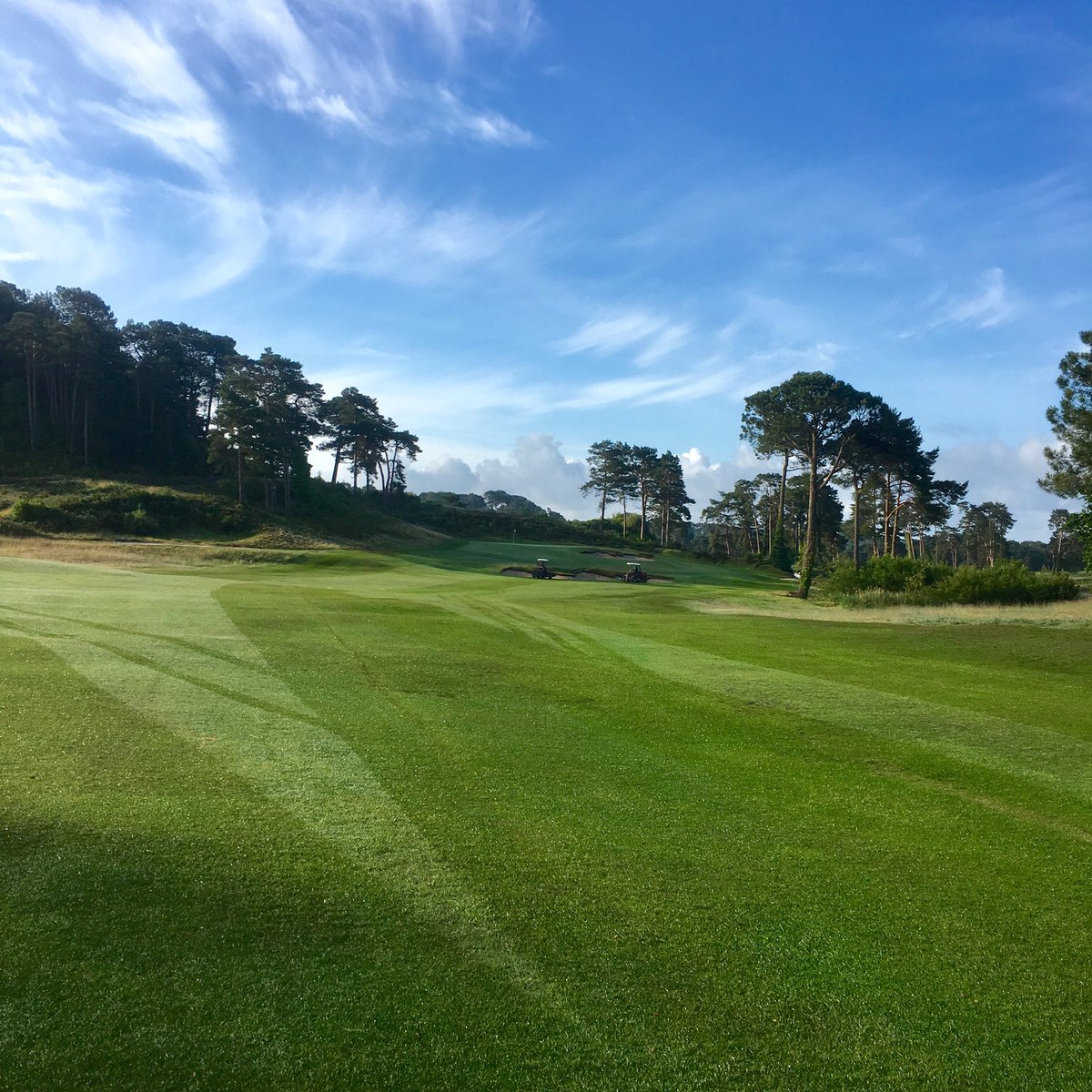 grnkeepergrant's tweet photo. Day 1 of the South West Week. Cut-double roll on greens, fairways, semi, holes, bunkers, tee set-up.. https://t.co/aumtlhL62f