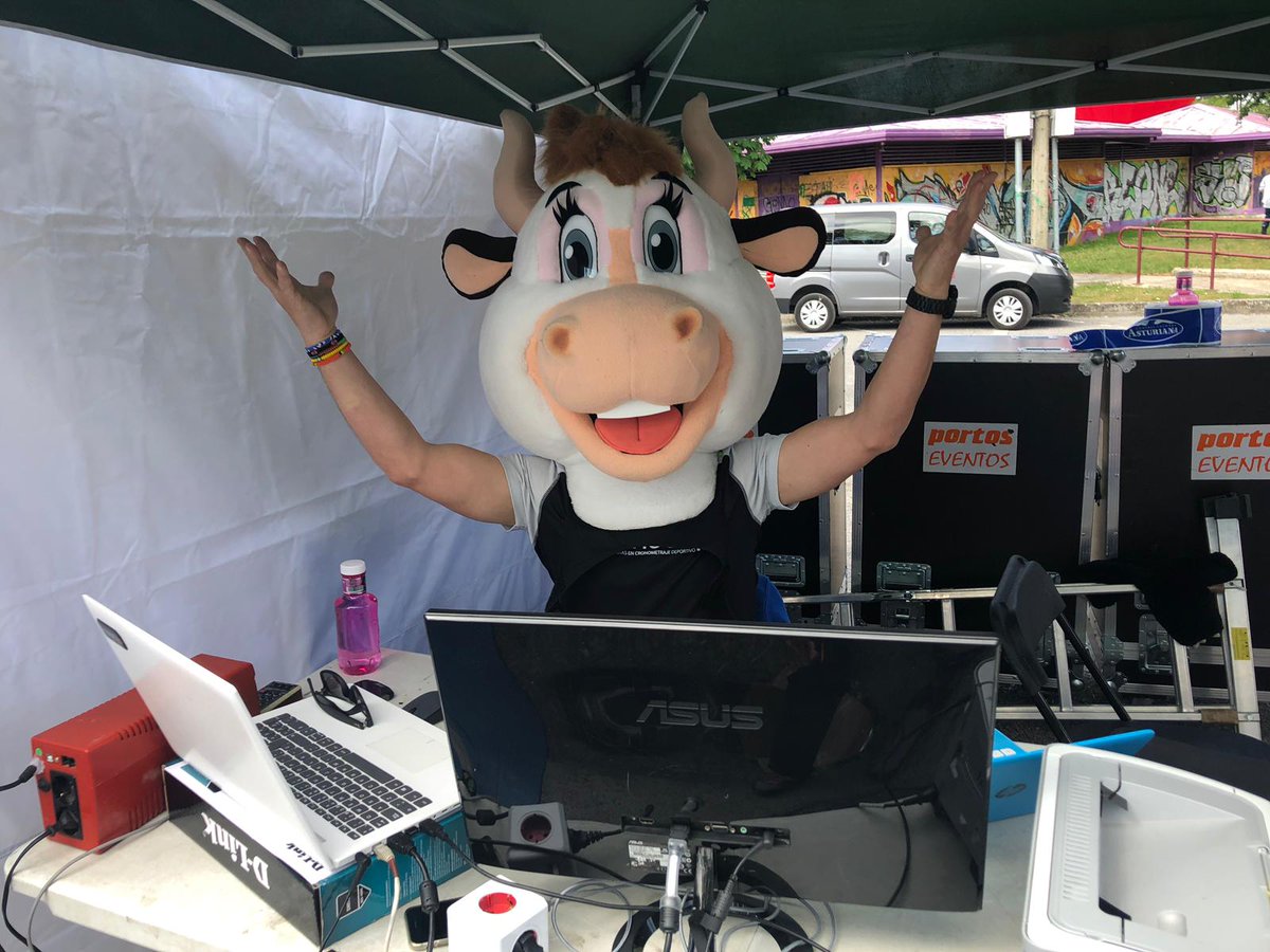 Hoy tenemos refuerzos de luxe en el #cronometraje de la <a href="/CarreraMujer/">Carrera de la Mujer</a> de #Vitoria 😎🐄
#MareaRosa #hoygananlaschicas #timerslife #timers #cronometrajedeportivo