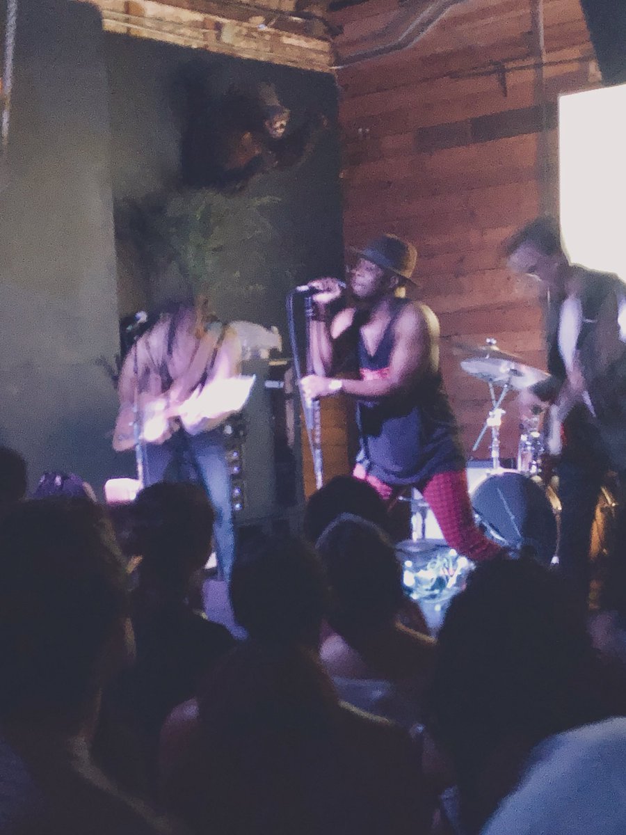 blkodyssy's tweet photo. Remember when nobody gave a shit and now we’re packing rooms out &amp; people who “ heard of us “ and people from diff states come. God is good @VeranoRae 🎥 https://t.co/Ysu0rI6UkY
