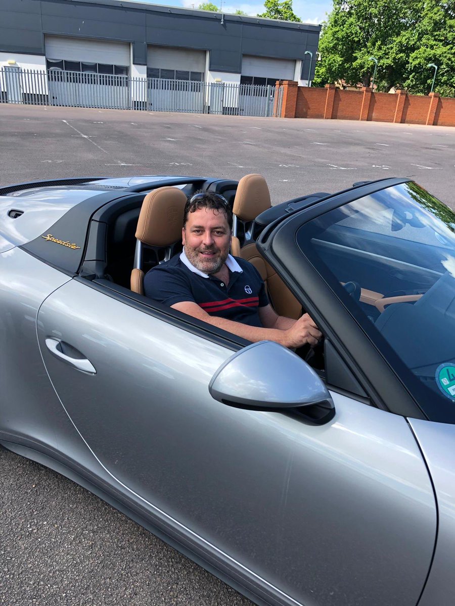 Porsche911UK's tweet image. Wow we knew @askgeez was coming in something special today but this all new  #911Speedster has nailed it 🎯 #PorschePlayboy

#Nosubstitute #911uk
#991Speedster #PorscheForum 👍🏻