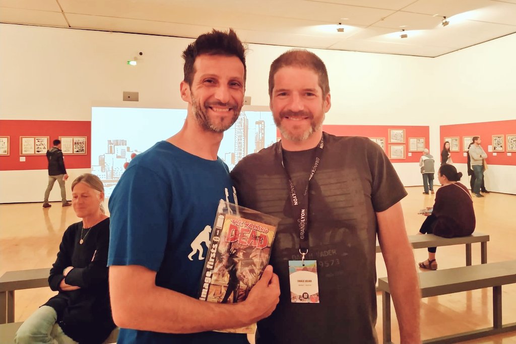 Aujourd'hui j'ai rencontré @CharlieAdlard le dessinateur de #TheWalkingDead ! En occasion du #lyonbd